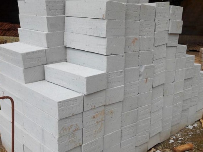 xây nhà bằng gạch siêu nhẹ
