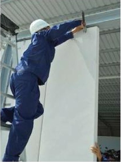 Định vị đỉnh tấm ALC bằng bát thép